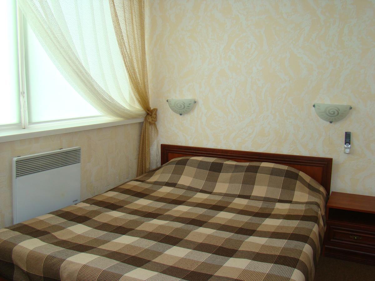 Mini-Hotel In Odessa Yard מראה חיצוני תמונה