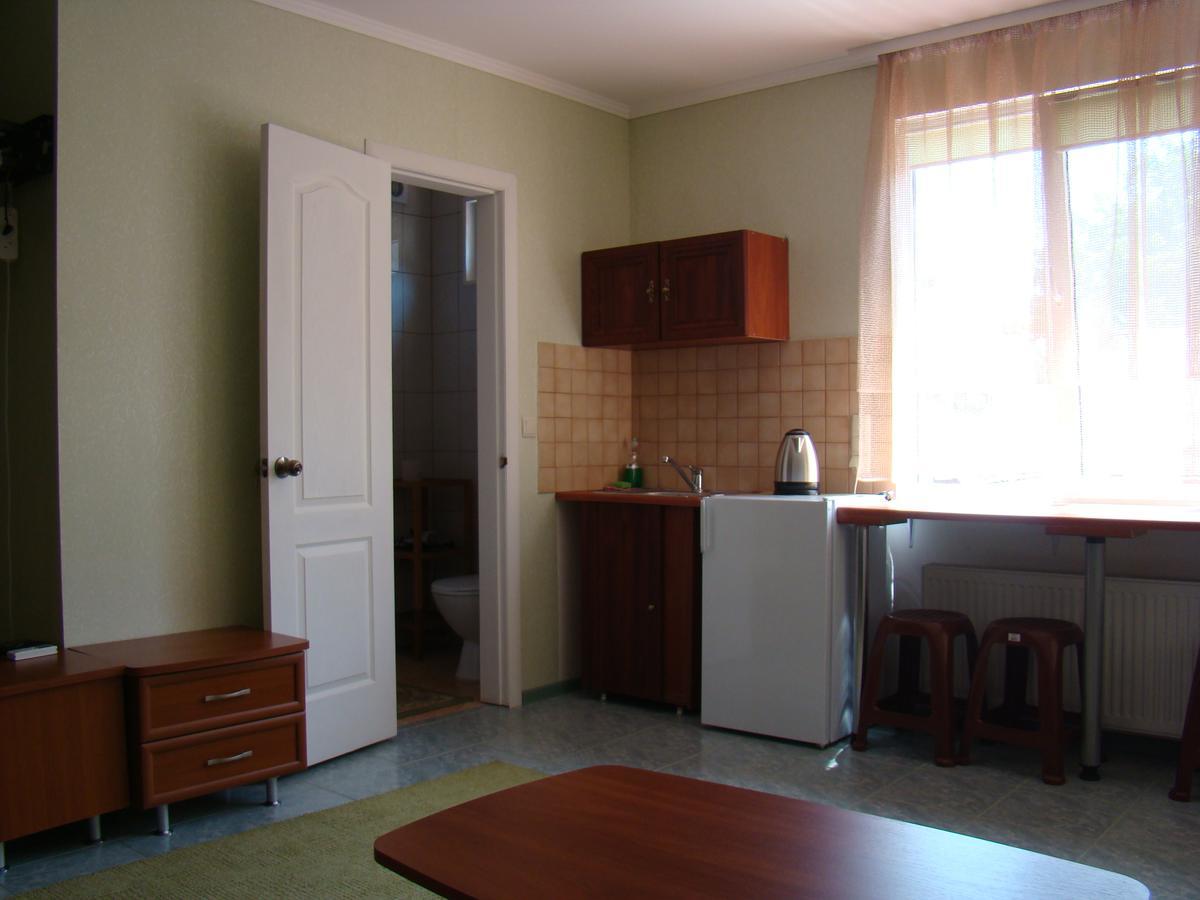Mini-Hotel In Odessa Yard מראה חיצוני תמונה