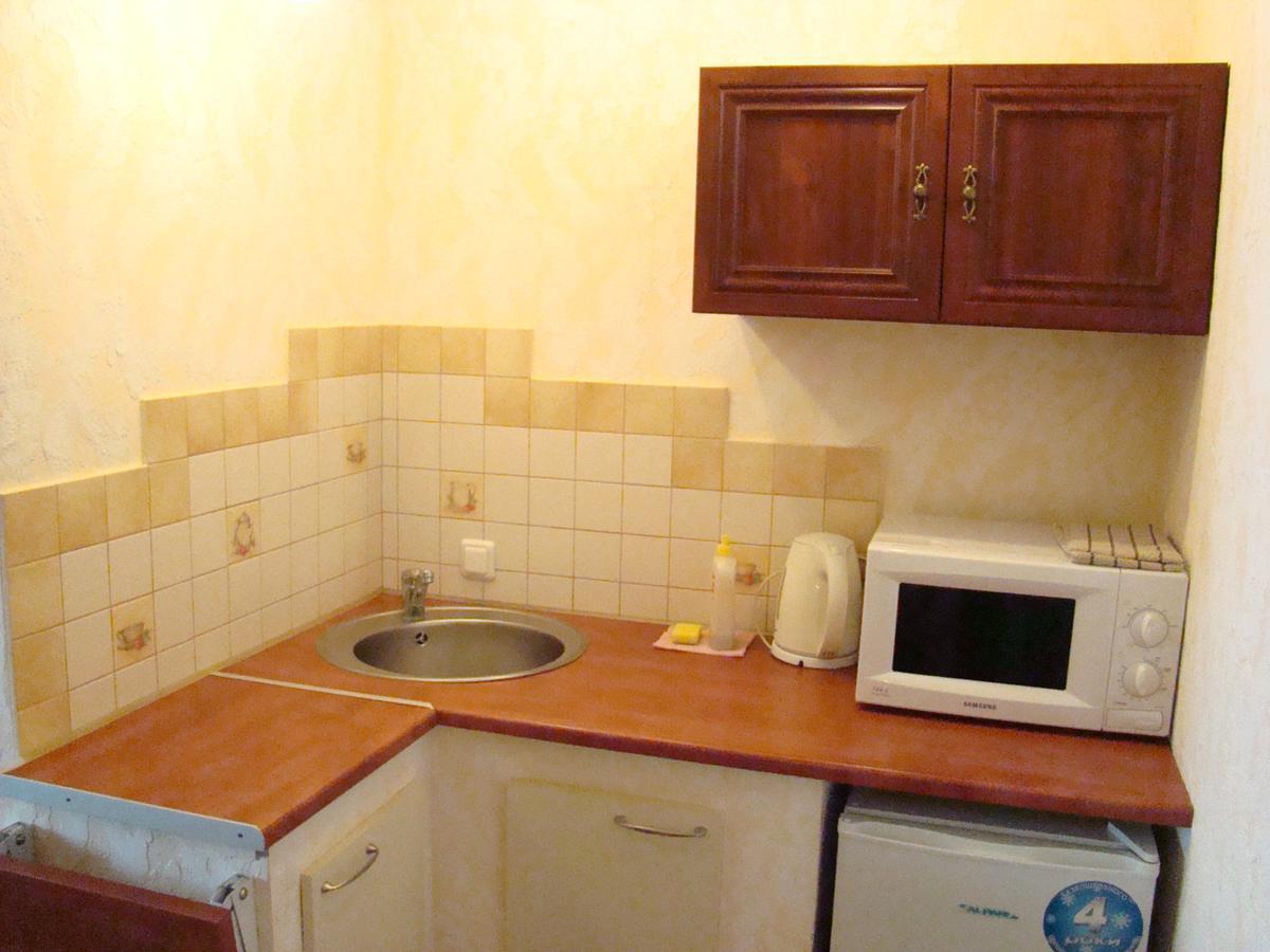Mini-Hotel In Odessa Yard מראה חיצוני תמונה